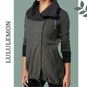 Lululemon Women’s Charcoal and Black Gratitude Wrap Snap Sweater Jacket
Size 6